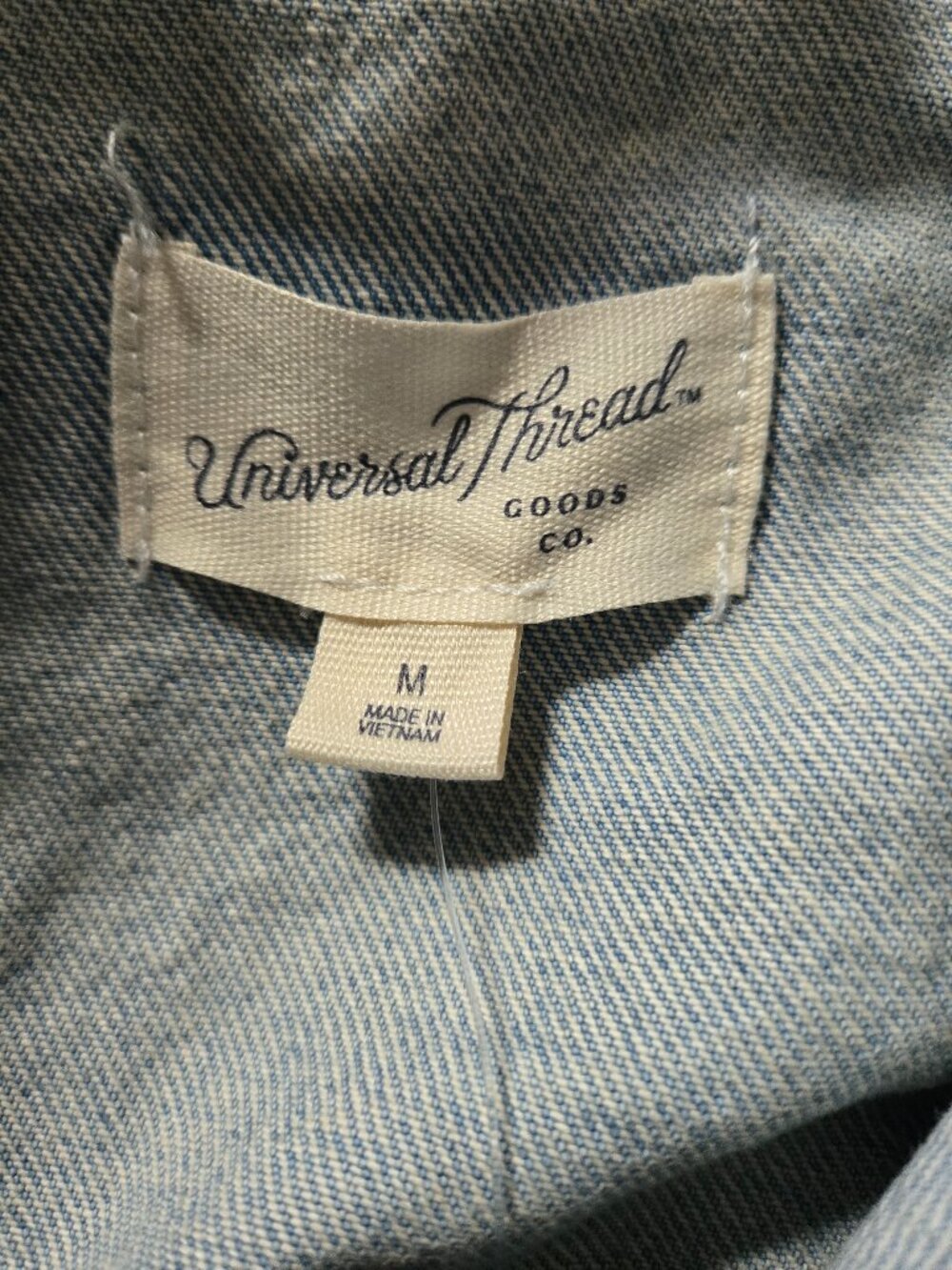 Universal Thread Women’s Oversized Denim Jacket Size M Light Wash 100% Cotton - Picture 5 of 10